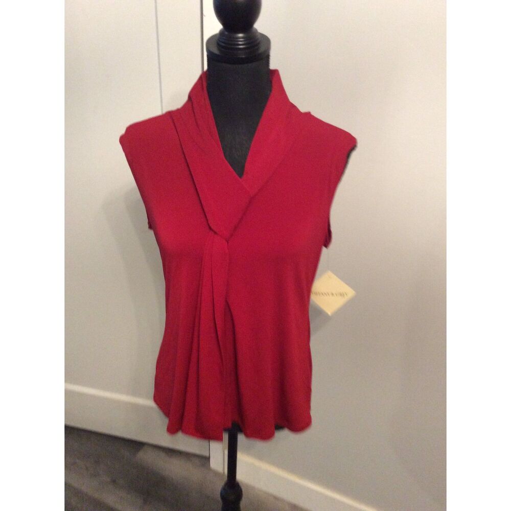 New Red sleeveless Women's Top Size XL Petite Tiffany & Grey